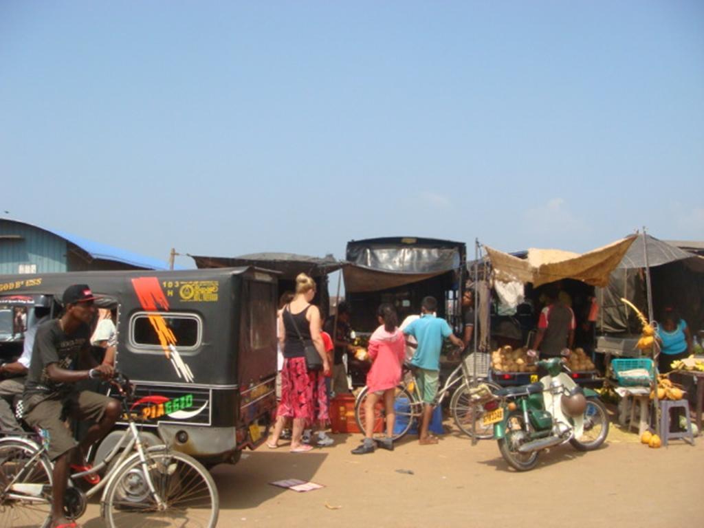 Randi Homestay In Negombo Exterior foto