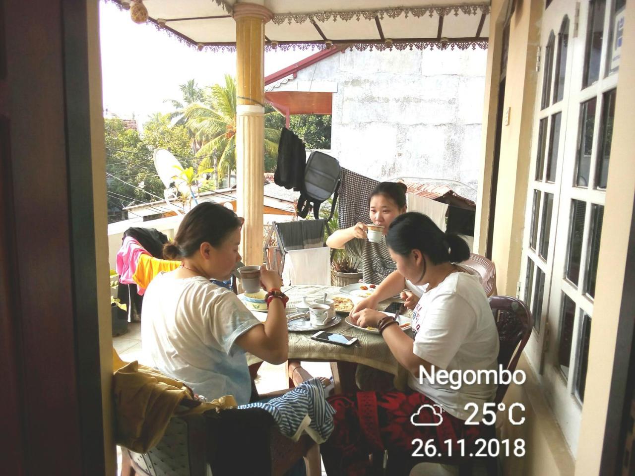 Randi Homestay In Negombo Exterior foto